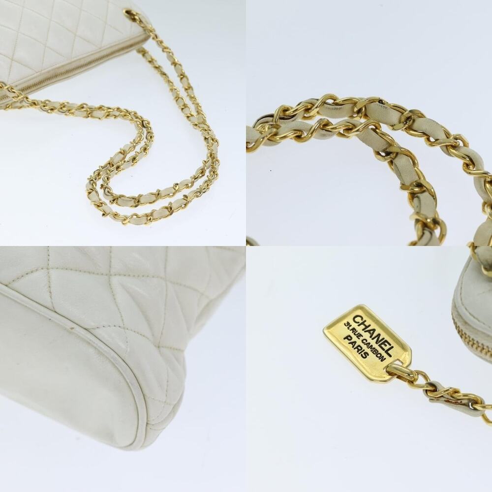 Chanel Matelasse Chain Shoulder Bag - Picture 4 of 7